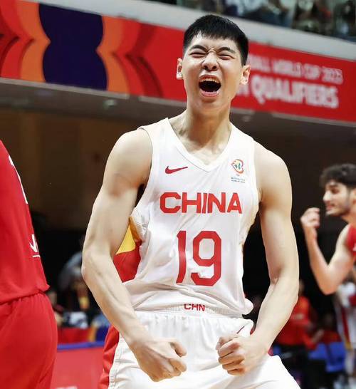 _MKSPORTS：CBA青年球员大放异彩，未来之星令人期待_，未来篮球之星