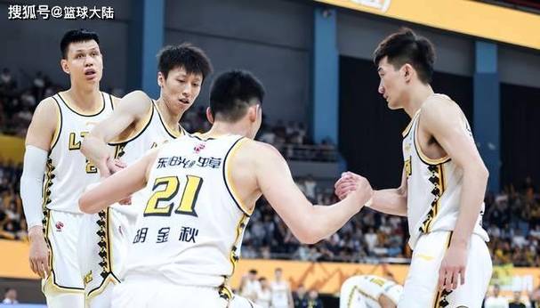 MKSPORTS新闻：广厦猛狮成功逆袭青岛雄鹰，季后赛席位稳固，浙江广厦猛狮vs福建浔